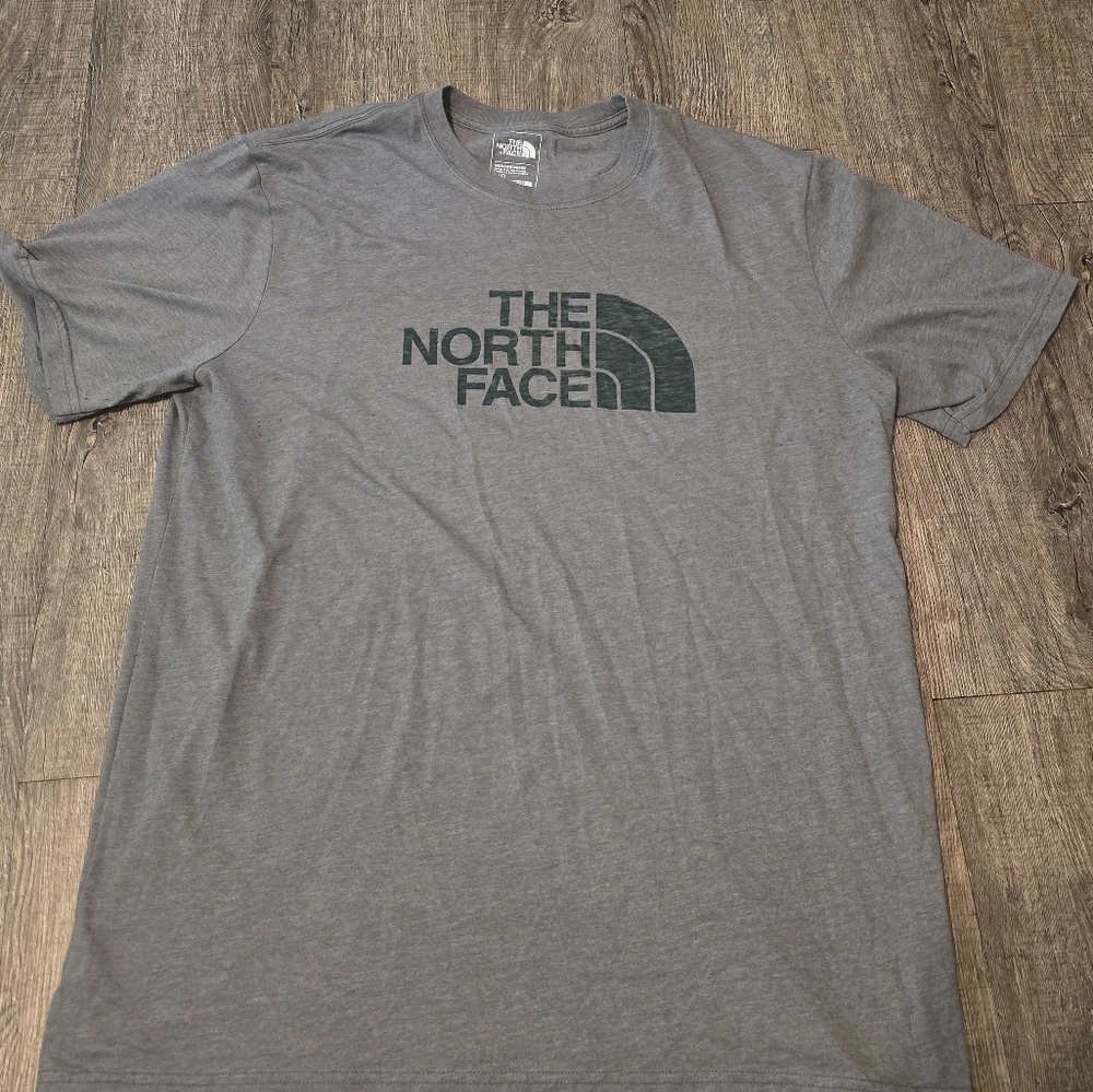 The North Face Mens Classic Fit Grey Short Sleeve Tee Size Large (L)